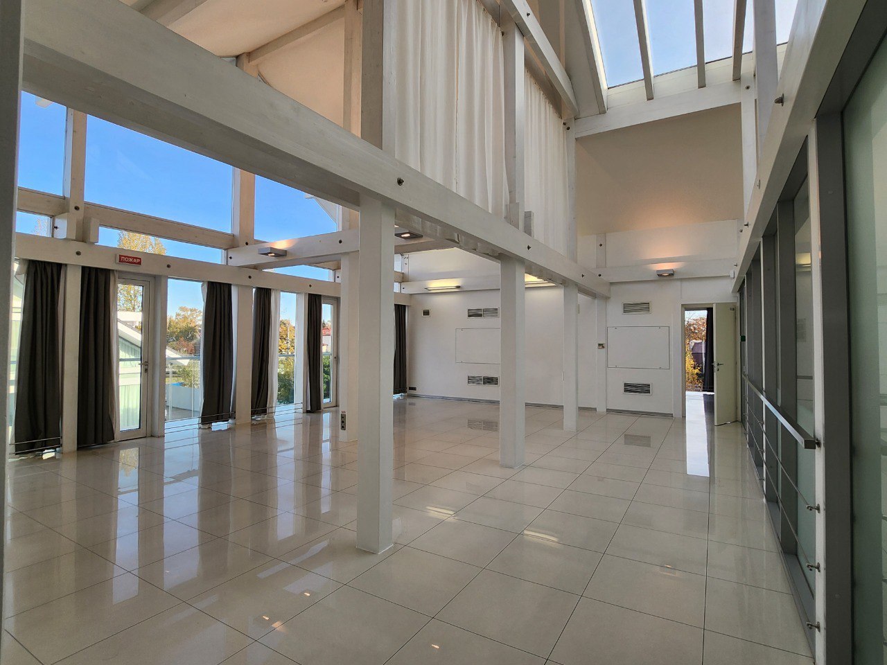 Обособленное здание бизнес-центра в Ольгино