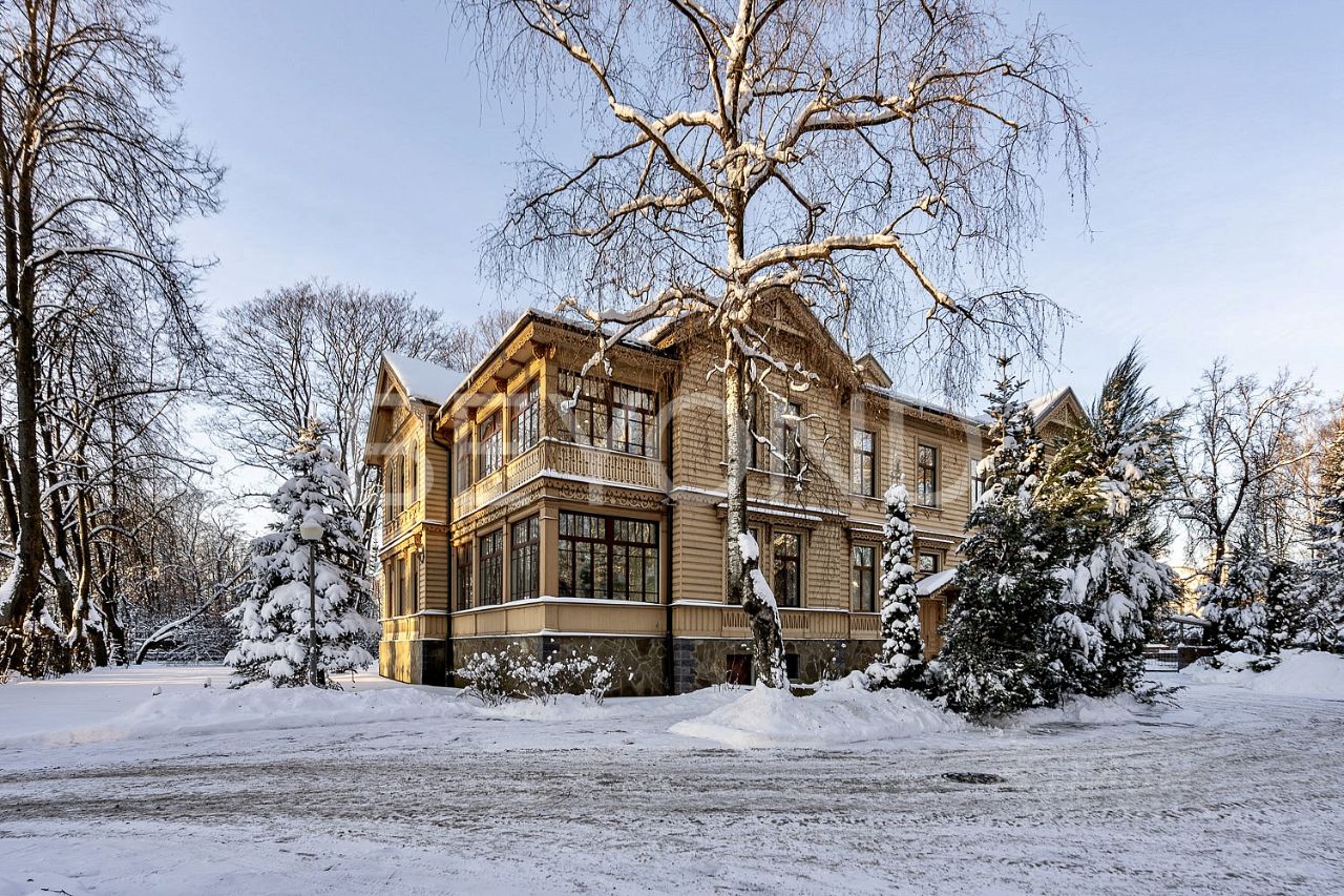 Продается 4-этажный дом, 1 465,5 м²