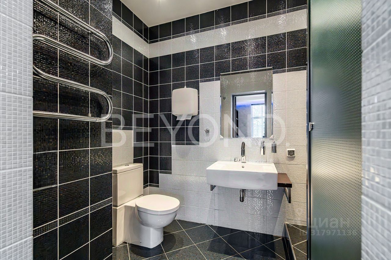 Продается 4-этажный дом, 1 465,5 м²