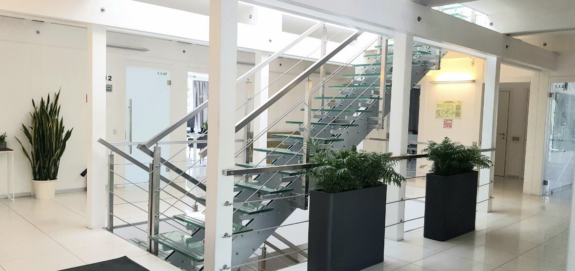 Обособленное здание бизнес-центра в Ольгино